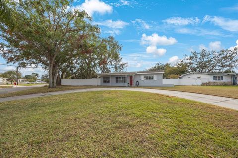 A home in SEMINOLE