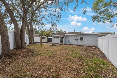 A home in SEMINOLE