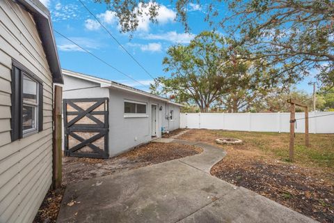 A home in SEMINOLE