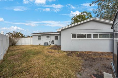 A home in SEMINOLE