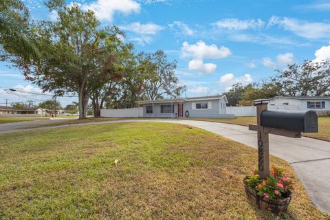 A home in SEMINOLE