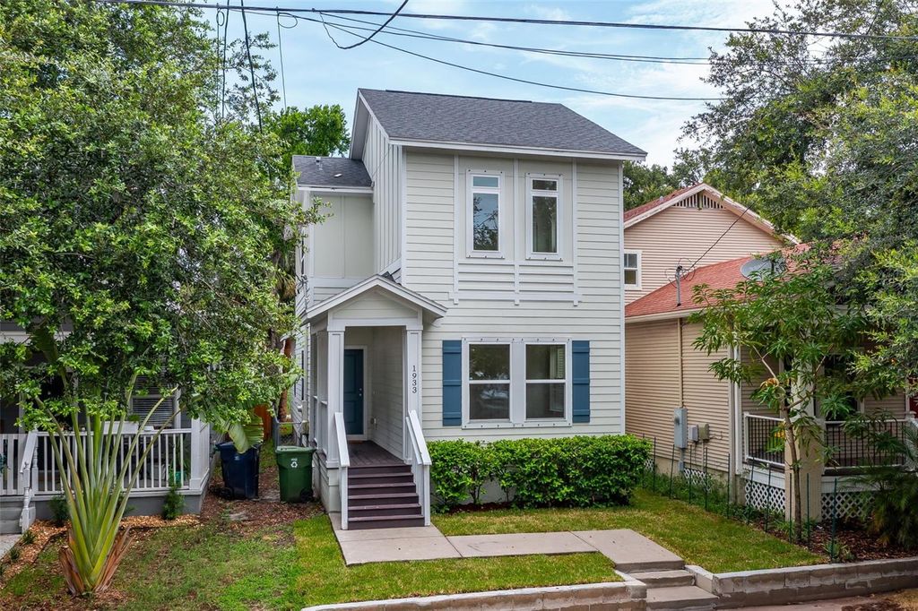 Photo of 1933 W Chestnut Street, Tampa, FL 33607 (MLS # TB8442809)