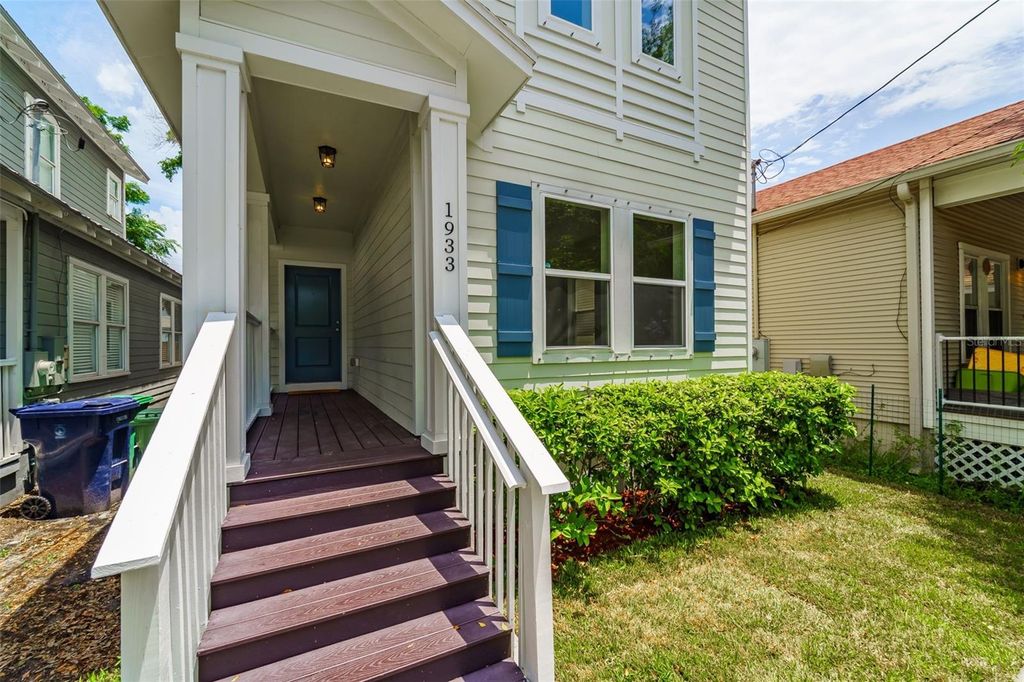 Photo of 1933 W Chestnut Street, Tampa, FL 33607 (MLS # TB8442809)