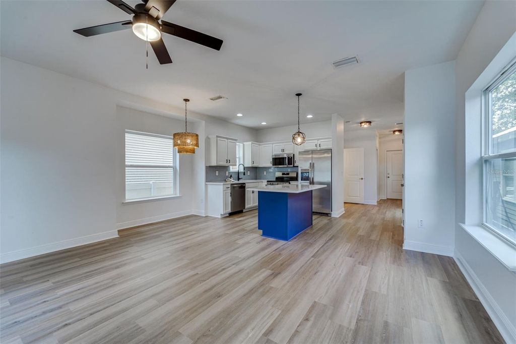 Photo of 1933 W Chestnut Street, Tampa, FL 33607 (MLS # TB8442809)