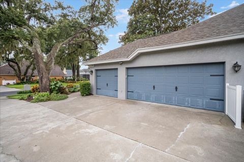 A home in VALRICO