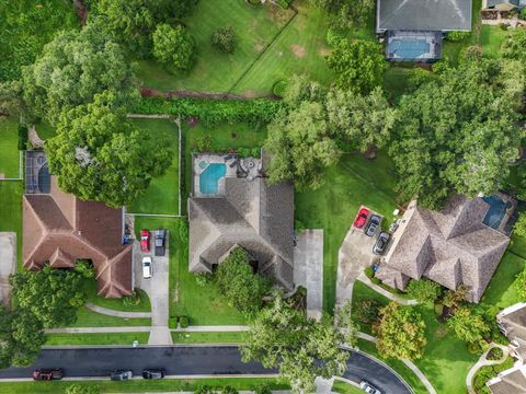 A home in VALRICO