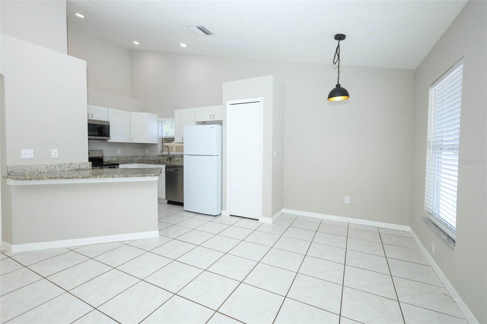 LINCOLN PARK - Residential Lease