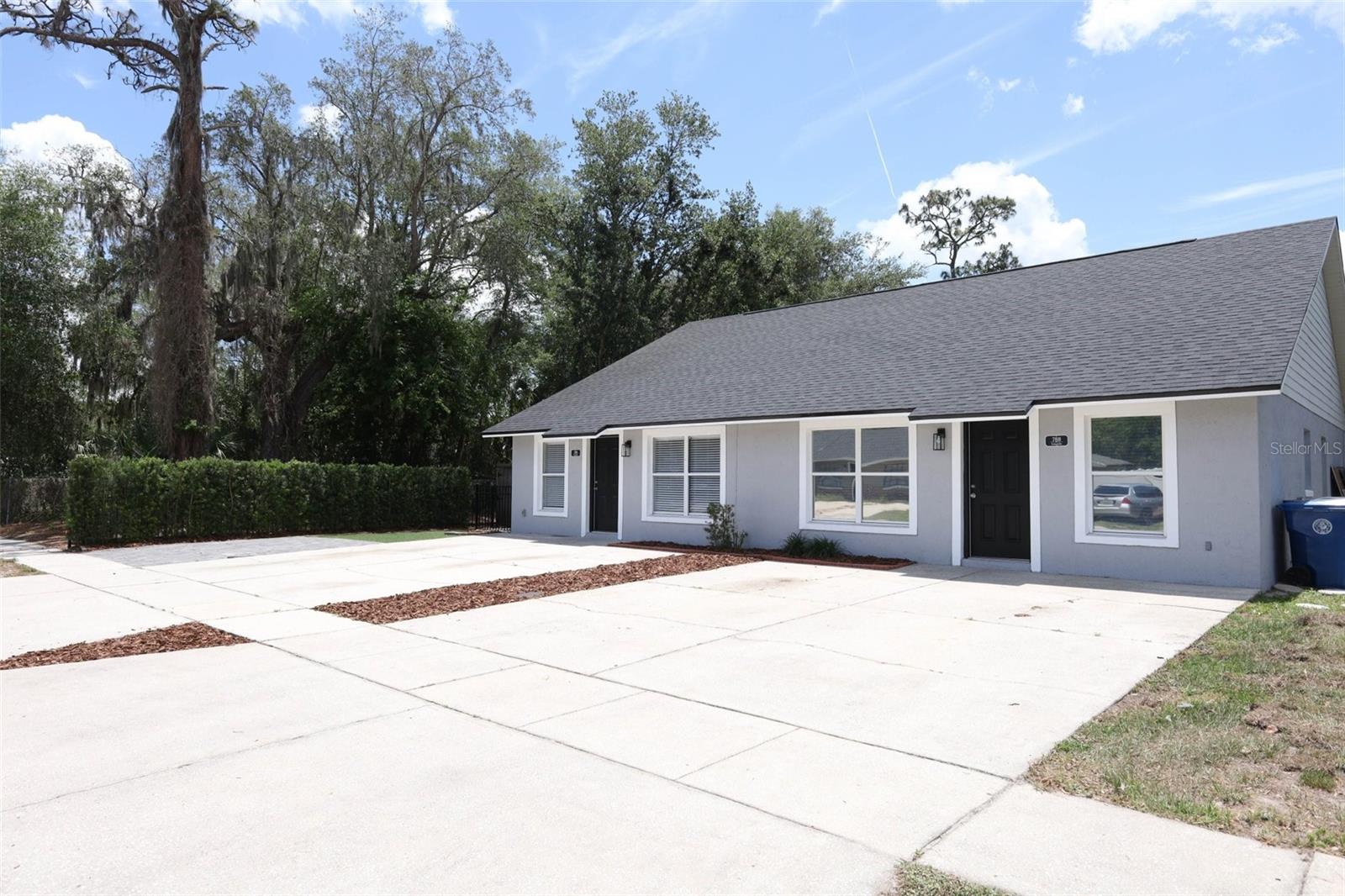 LINCOLN PARK - Residential Lease