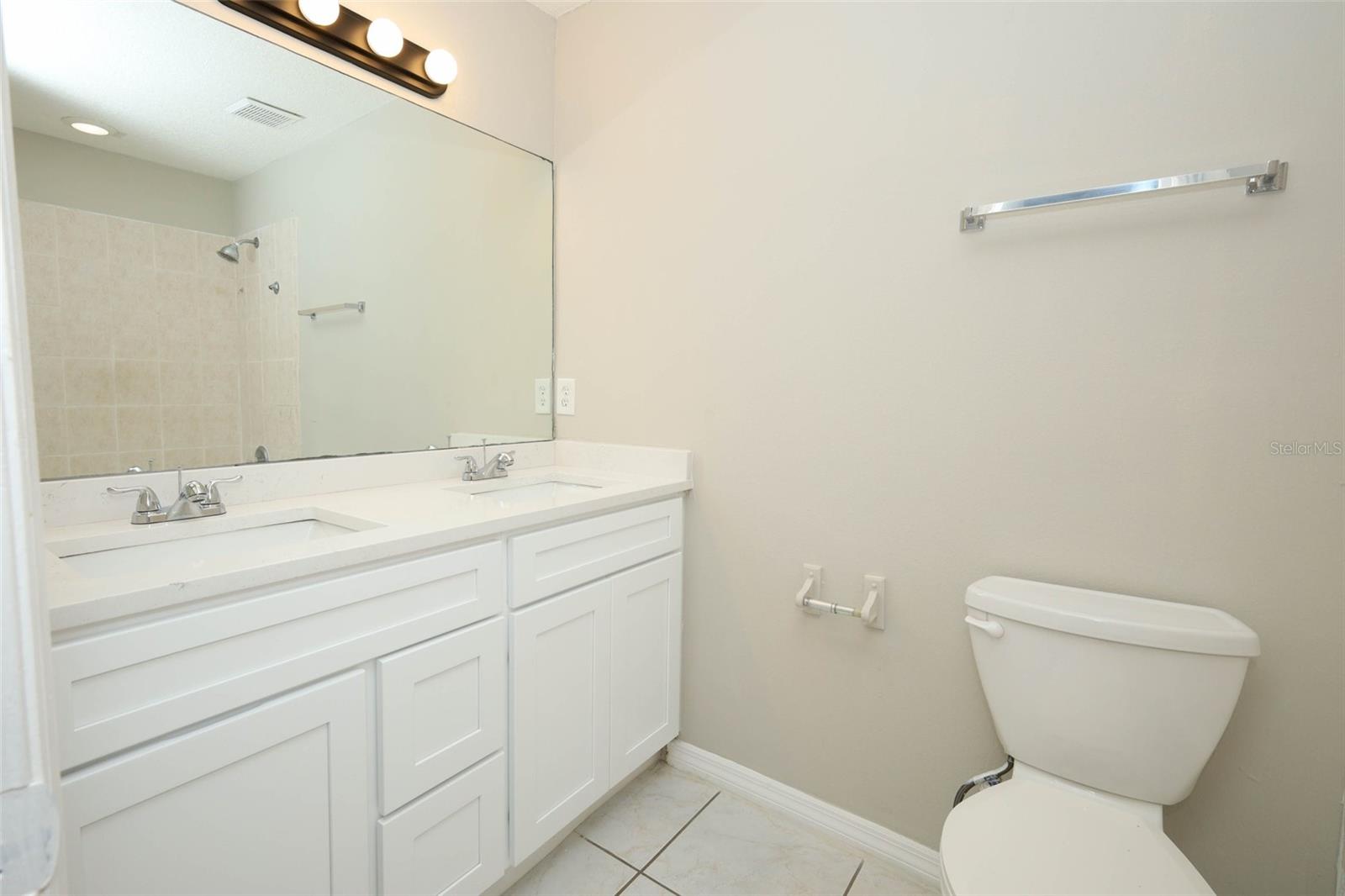LINCOLN PARK - Residential Lease