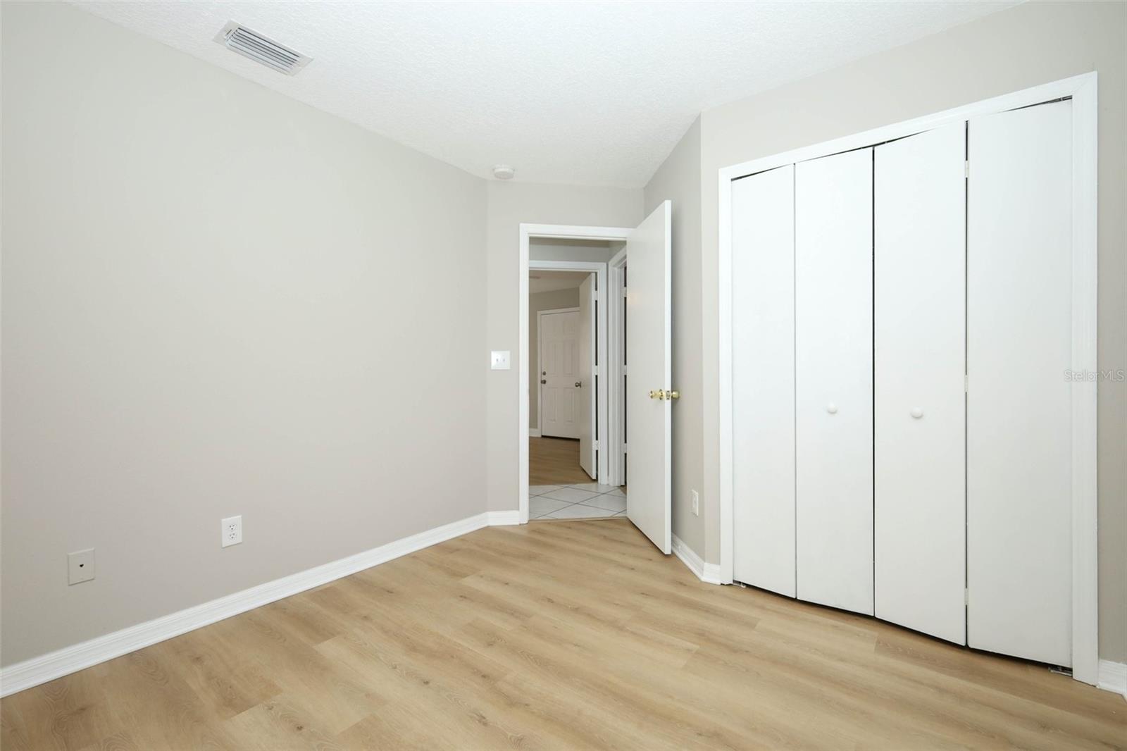 LINCOLN PARK - Residential Lease