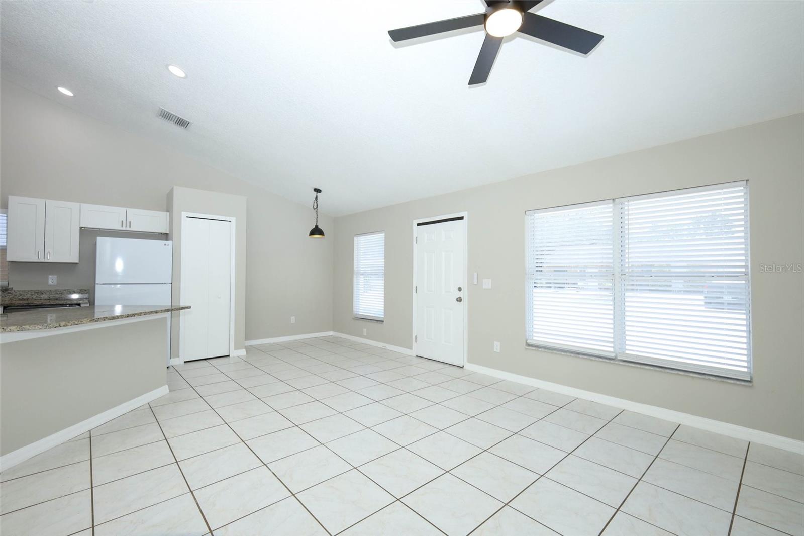 LINCOLN PARK - Residential Lease