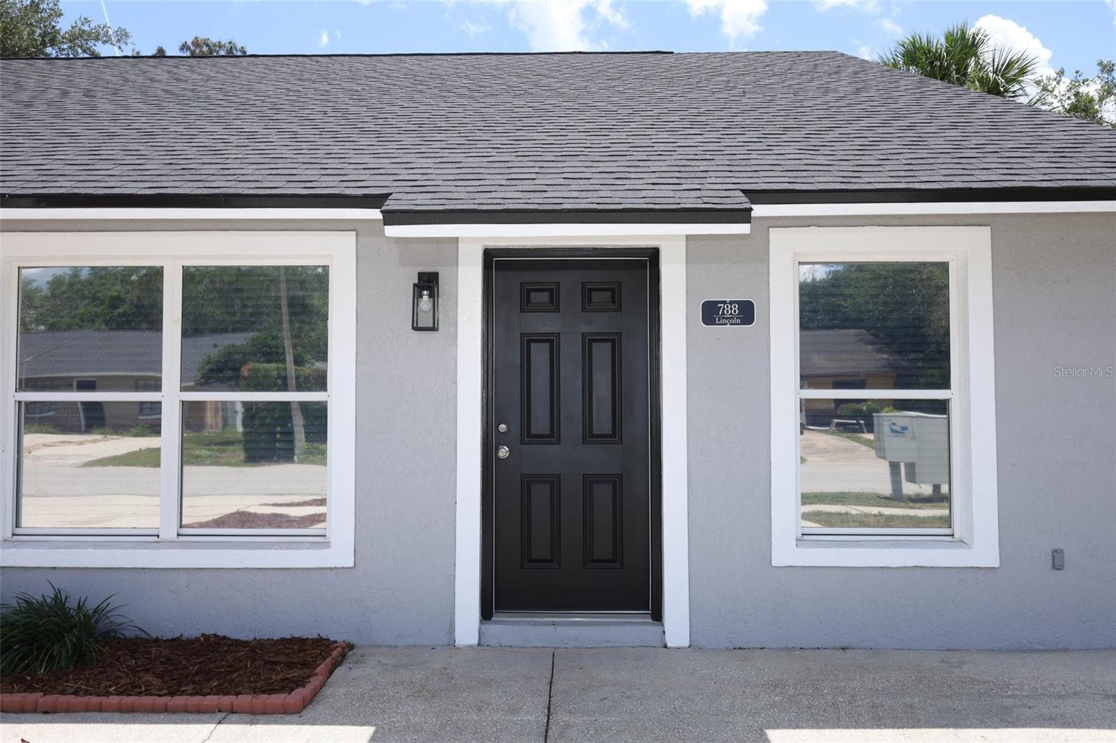 LINCOLN PARK - Residential Lease
