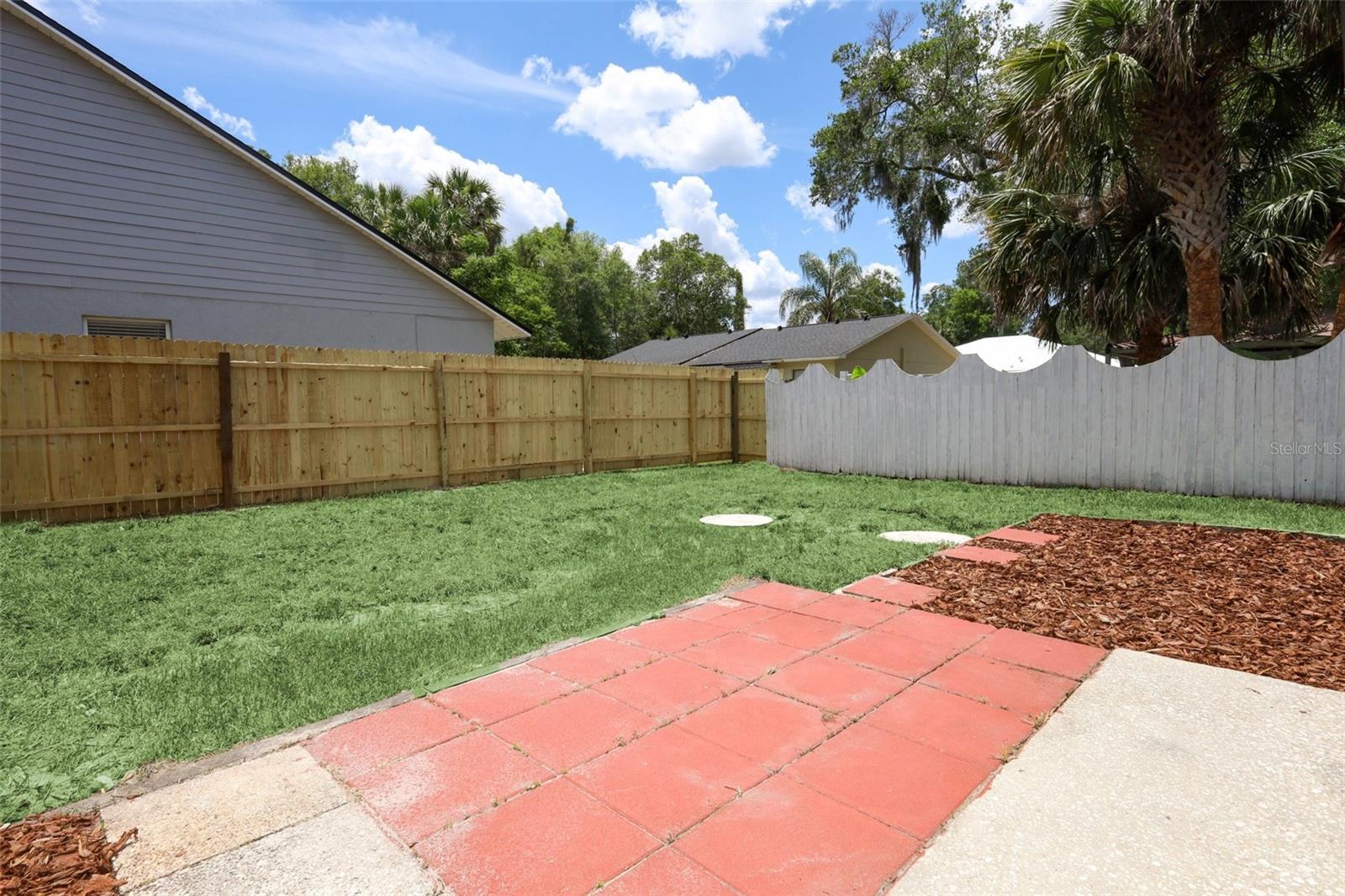 LINCOLN PARK - Residential Lease