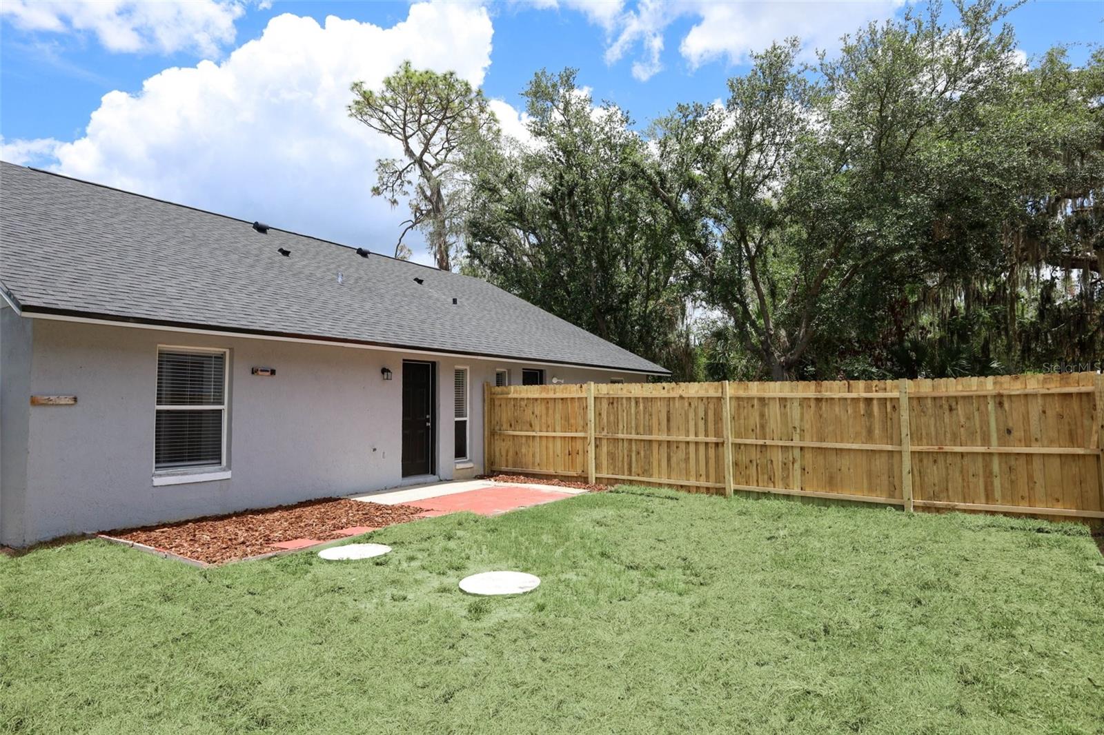 LINCOLN PARK - Residential Lease