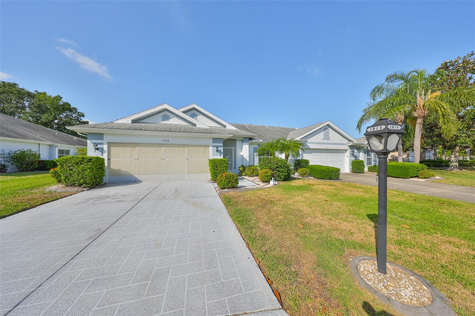 This Bright and Sunny Cornell Split Floor Plan boasts 1,590 sqft with 2 bedrooms and 2 full bathrooms is ready for its new tenant(s). Enter through the screened entrance to the SPACIOUS Great Room and Formal Dining Room. The newly renovated kitchen is complete with granite and newer stainless steel appliances! Just past the breakfast nook with extra storage, you'll enter the 2-car garage with even more storage and the water softener, washer, and dryer! The garage is screened to enjoy comfortable Florida evenings while overlooking the quiet Kings Point neighborhood! Back inside, you'll love the location of the primary suite, complete with vanity, full bathroom, and large walk-in closet! The stylish second bedroom and the remodeled adjacent full bathroom are all the way across the house,ensuring privacy! The bonus Florida Room is bathed in natural light and exits to the relaxing backyard.
Kings Point is a 55+, gated community with so much to do! Pools, Social and Arts and Crafts Clubs, Theatre, Golf Courses, Fitness Centers, Tennis, Pickleball, just to name a few. Hop on the bus to go shopping in Sun City Center with your friends or enjoy lunch at one of the many nearby restaurants. This resort-style retirement community is conveniently located near interstates, airports, beaches, and theme parks! Welcome Home!