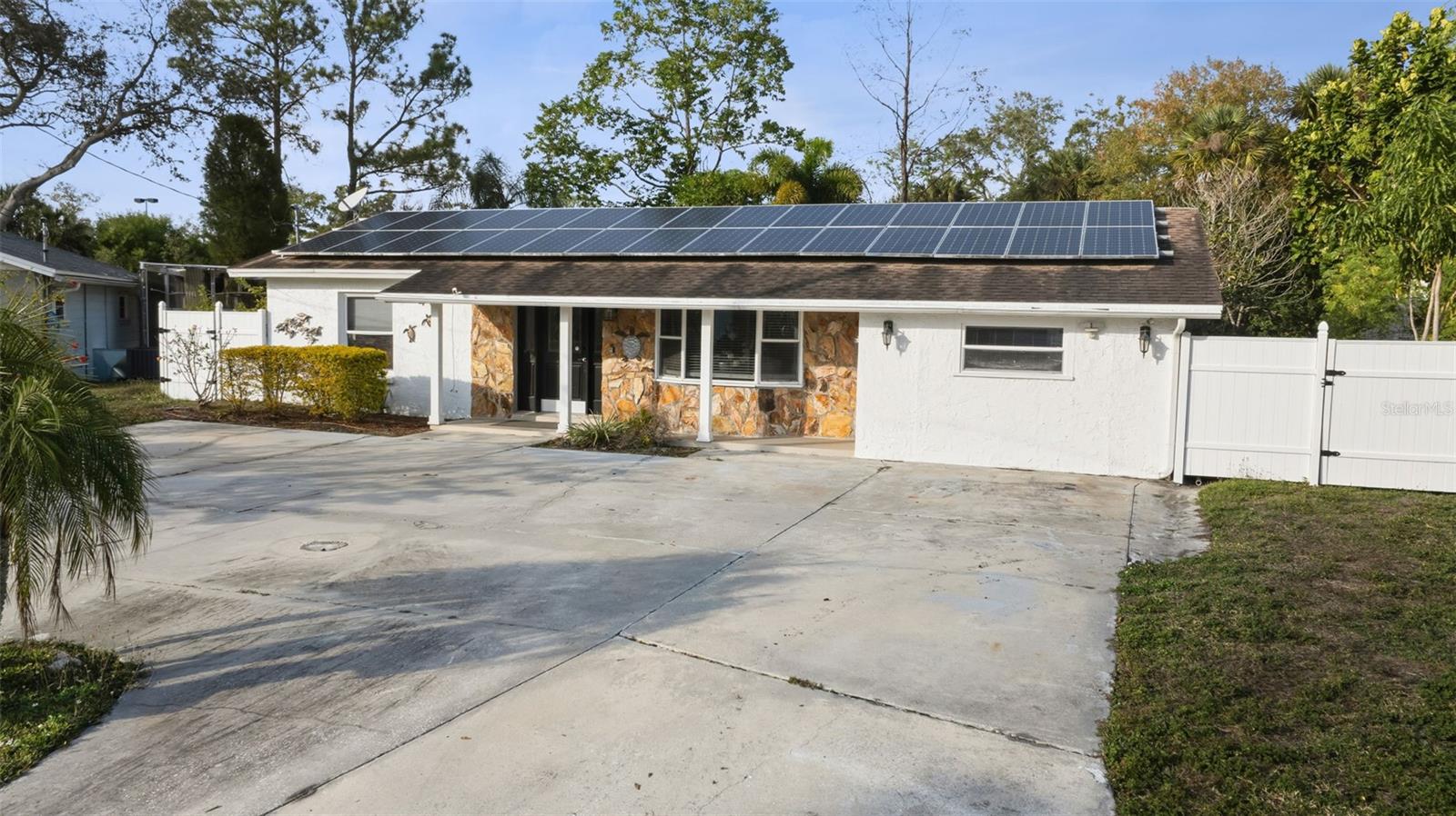 BAY CREST PARK UNIT 01 - Residential