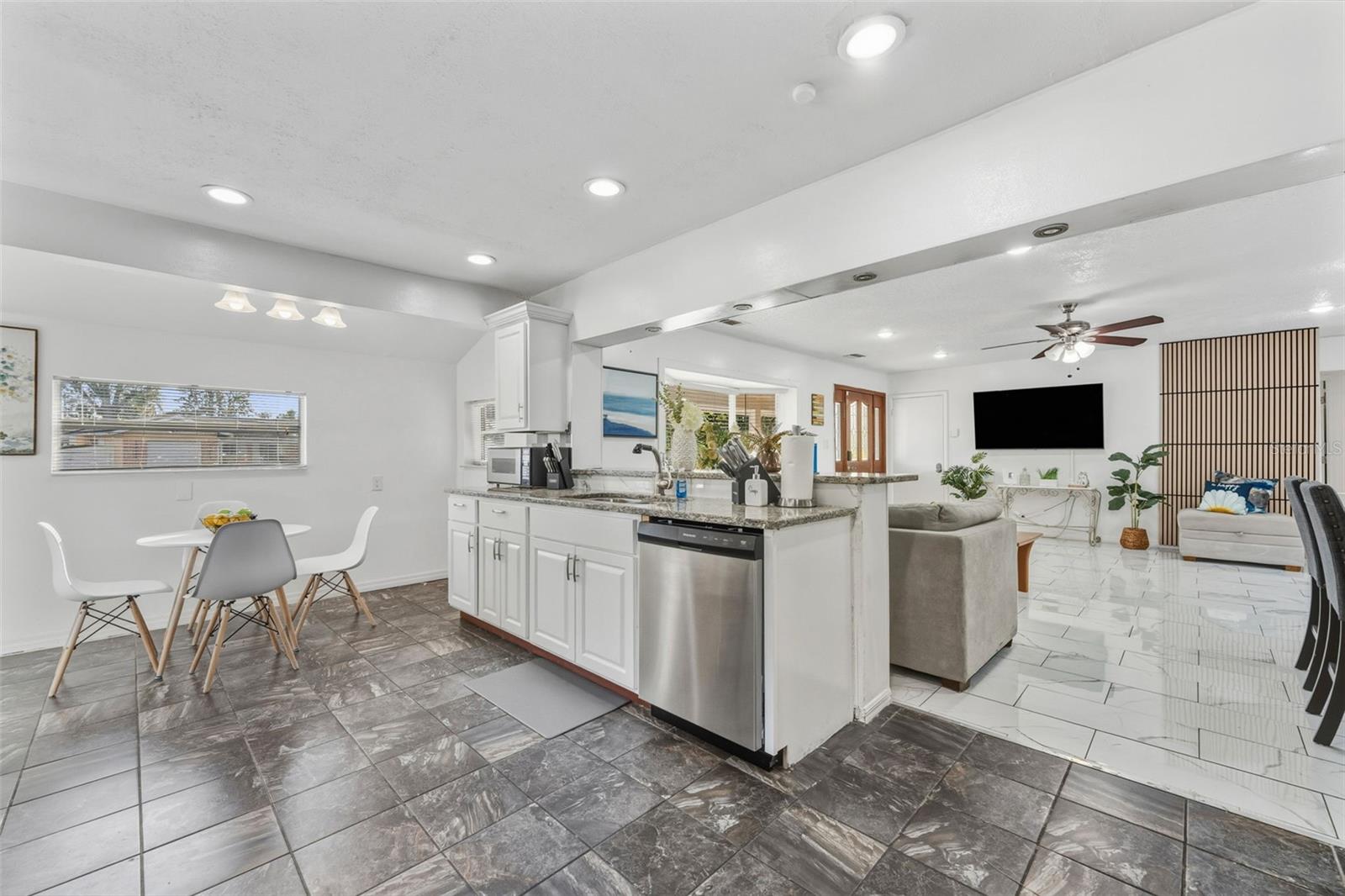 BAY CREST PARK UNIT 01 - Residential