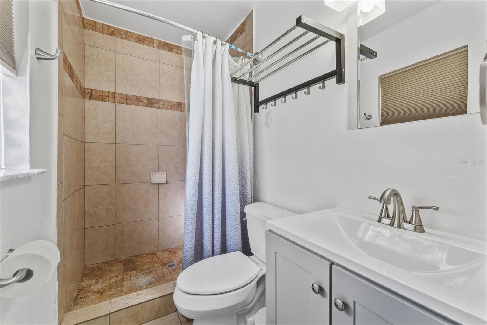 BAY CREST PARK UNIT 01 - Residential