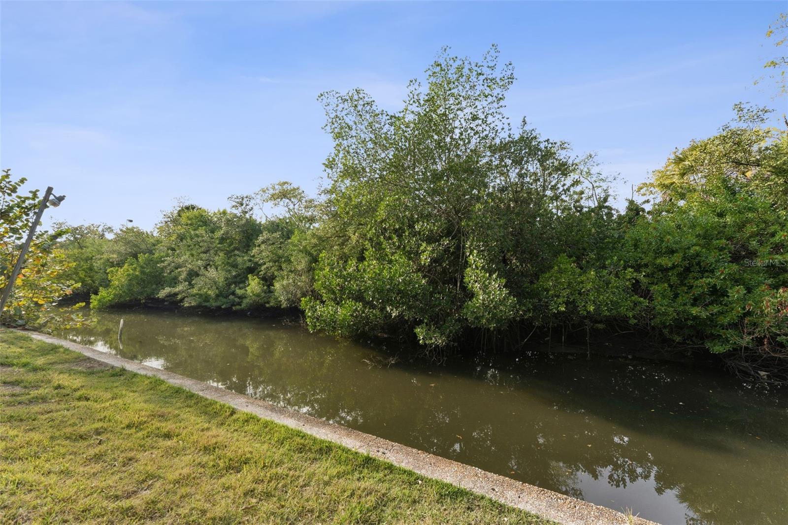 BAY CREST PARK UNIT 01 - Residential