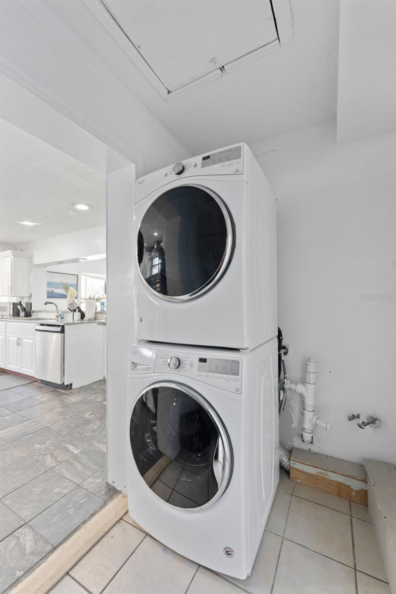 BAY CREST PARK UNIT 01 - Residential