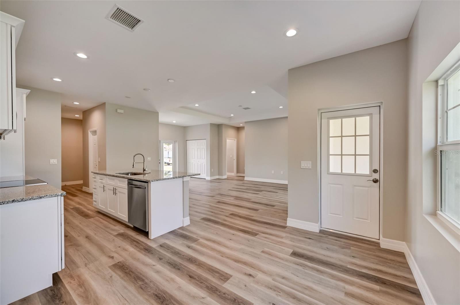 PORT CHARLOTTE SUB 51 - Residential Lease