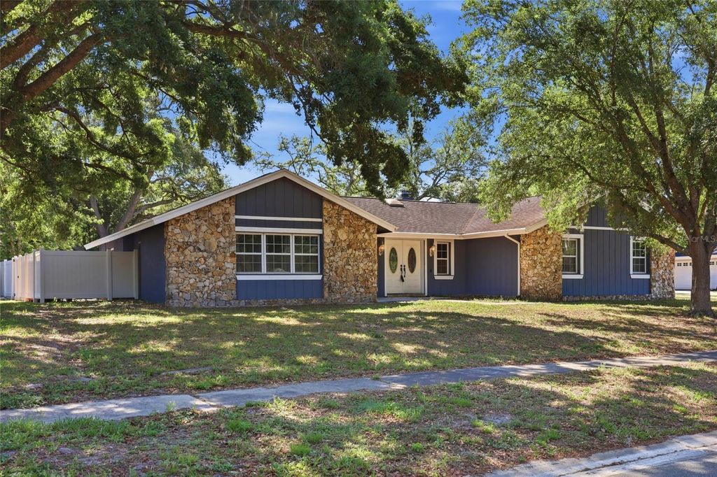 Photo of 805 Leopard Trail, Winter Springs, FL 32708 (MLS # O6405925)