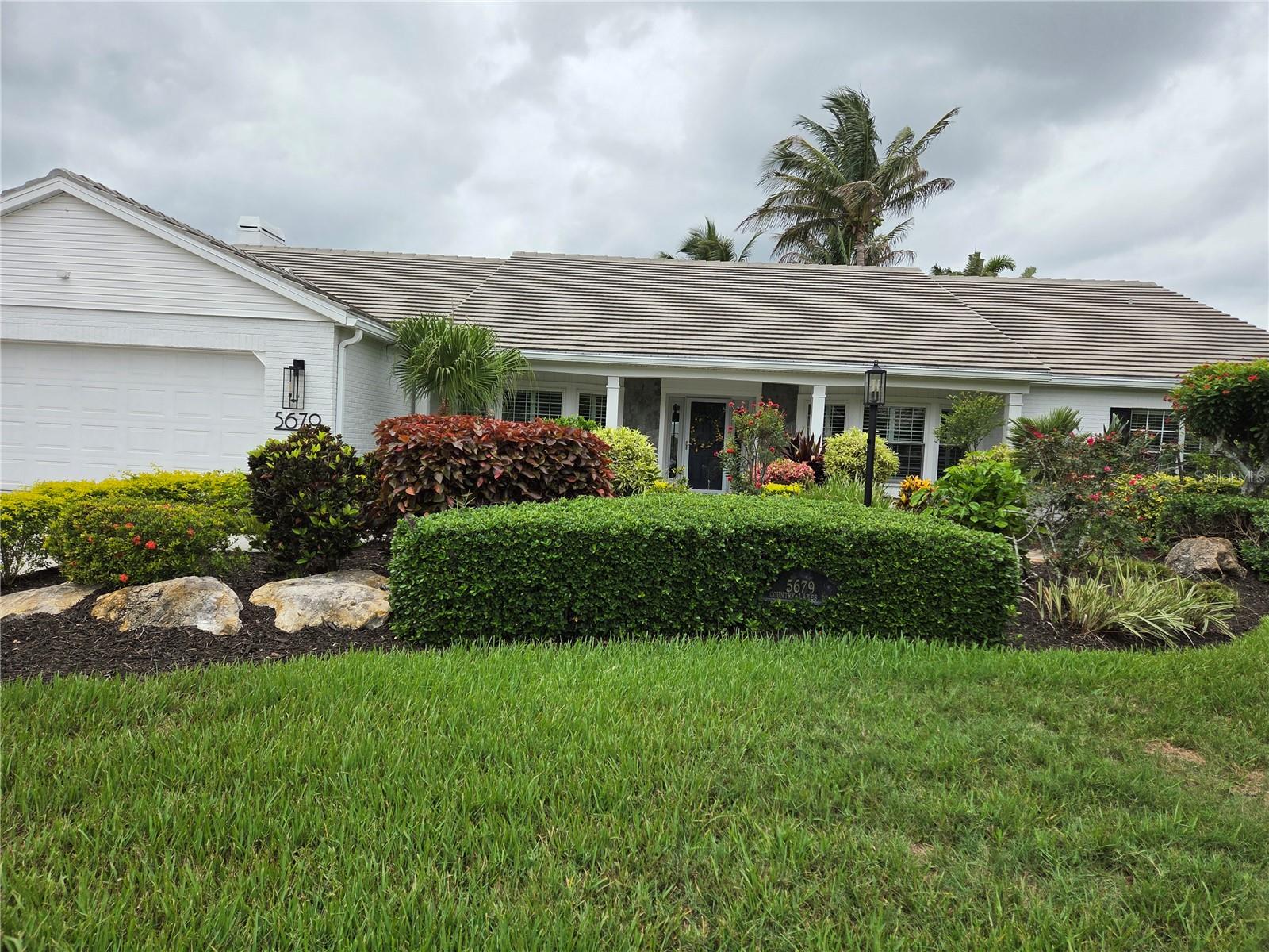5679 COUNTRY LAKES DRIVE 7