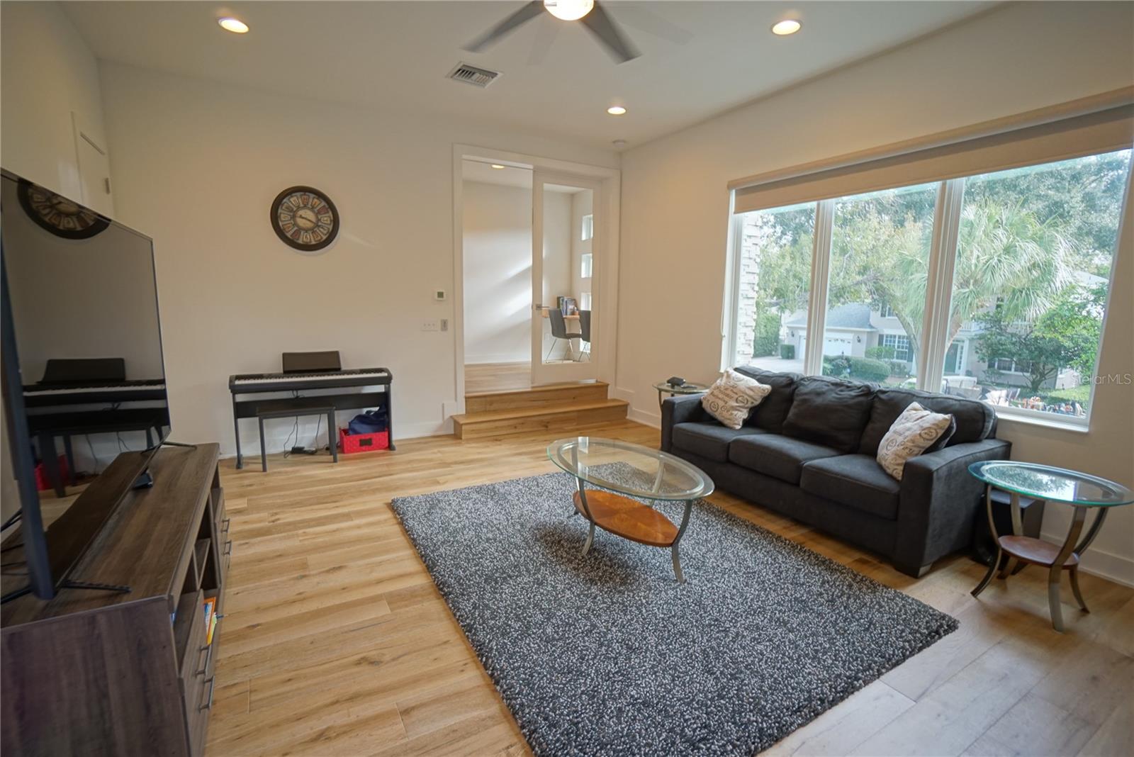 BEACH PARK ANNEX - Residential Lease