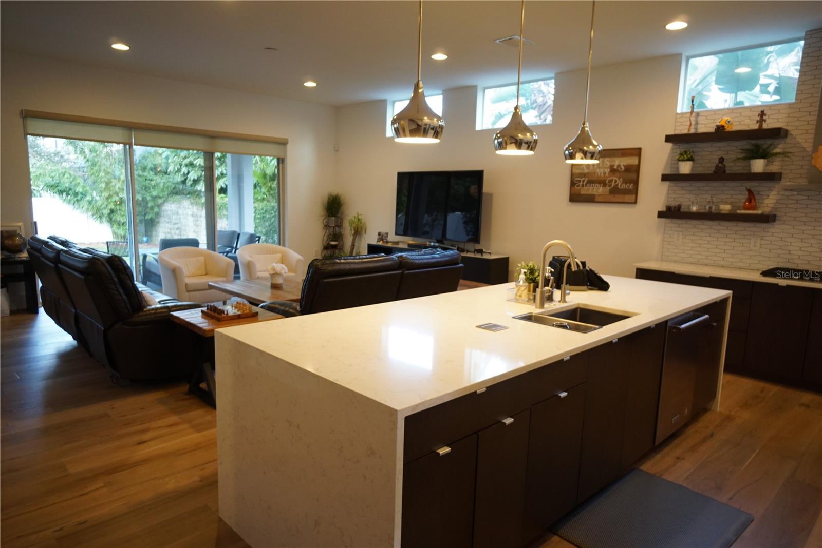 BEACH PARK ANNEX - Residential Lease