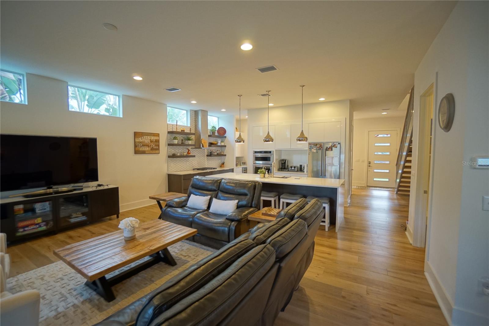 BEACH PARK ANNEX - Residential Lease