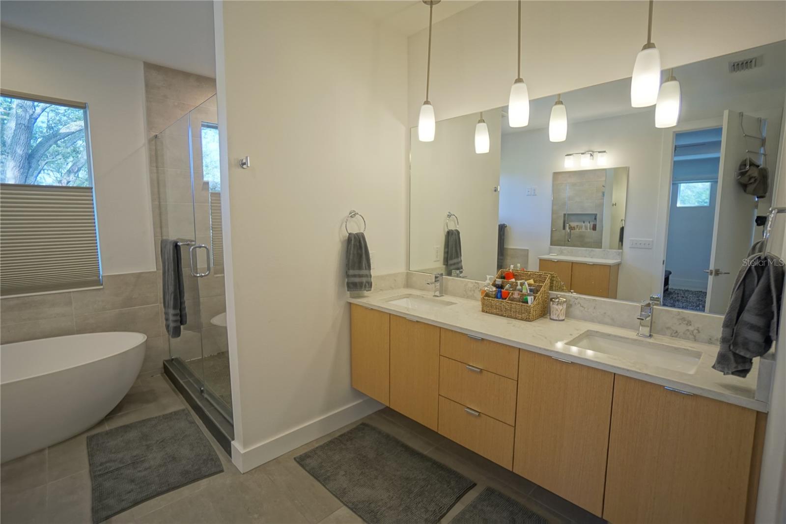 BEACH PARK ANNEX - Residential Lease