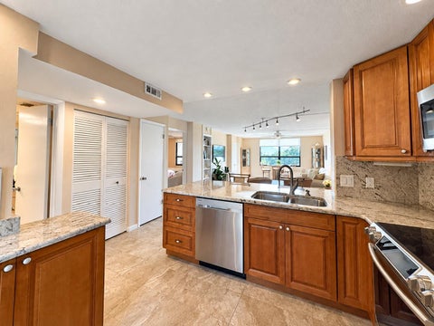 2620 Cove Cay Drive 306, Clearwater, FL 33760