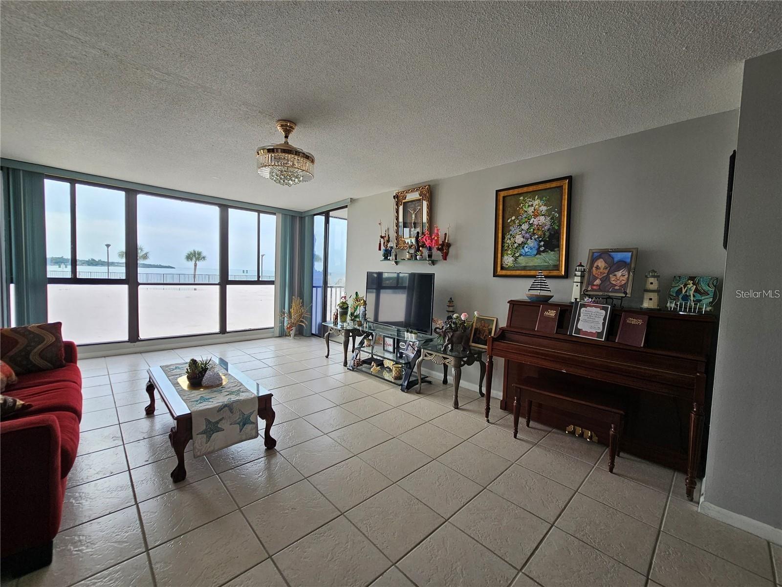 7100 SUNSHINE SKYWAY LANE S 205
