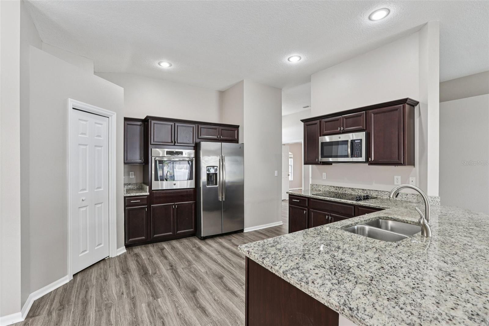 SOUTH FORK - Residential