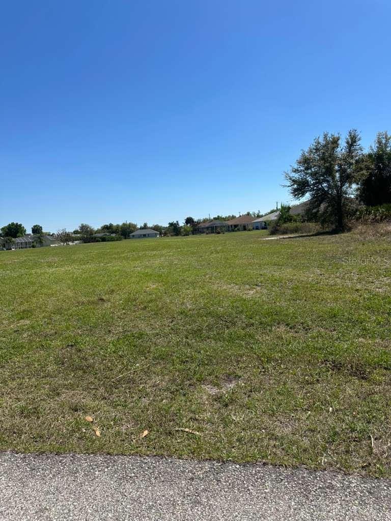 PUNTA GORDA ISLES SEC 20 - Land