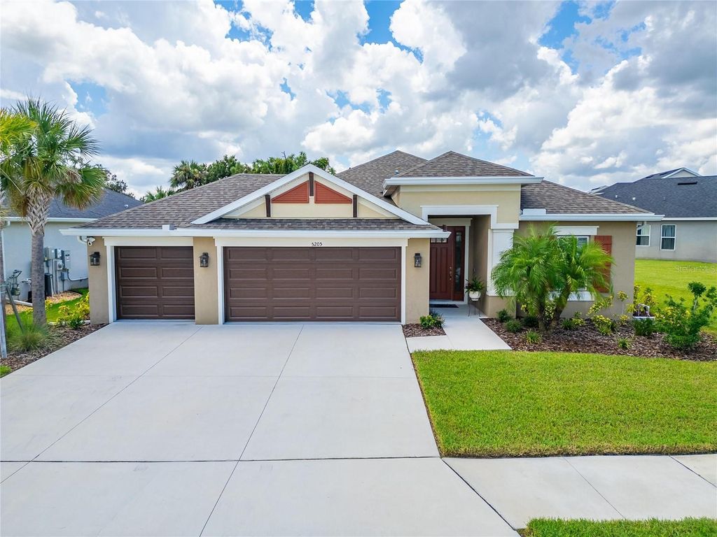 Photo of 5205 Los Robles Court, Palmetto, FL 34221 (MLS # TB8419859)