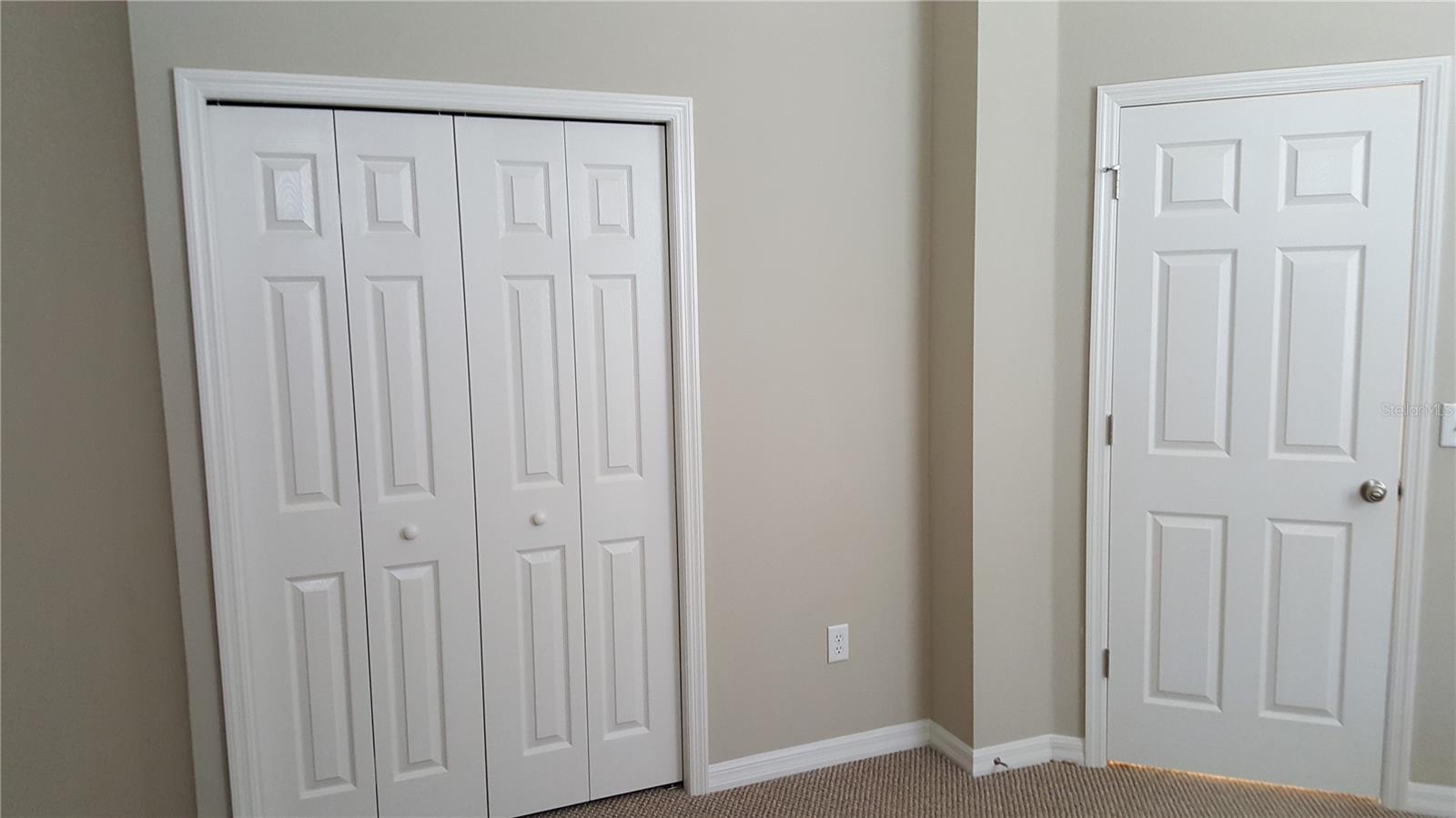 STONECREEK TOWNHOMES - Residential Lease