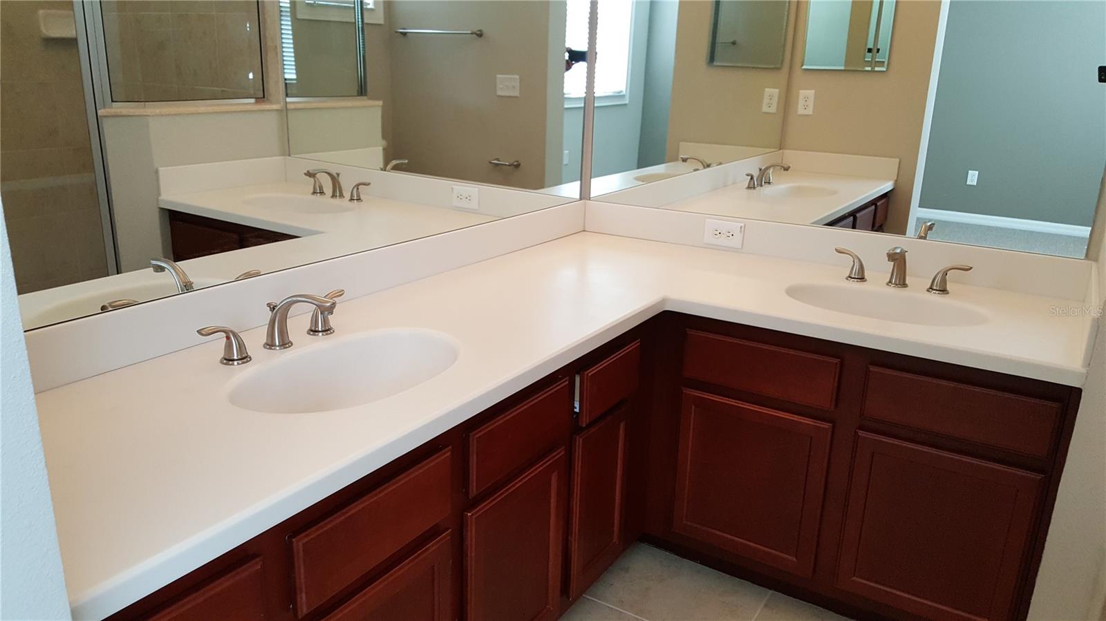 STONECREEK TOWNHOMES - Residential Lease