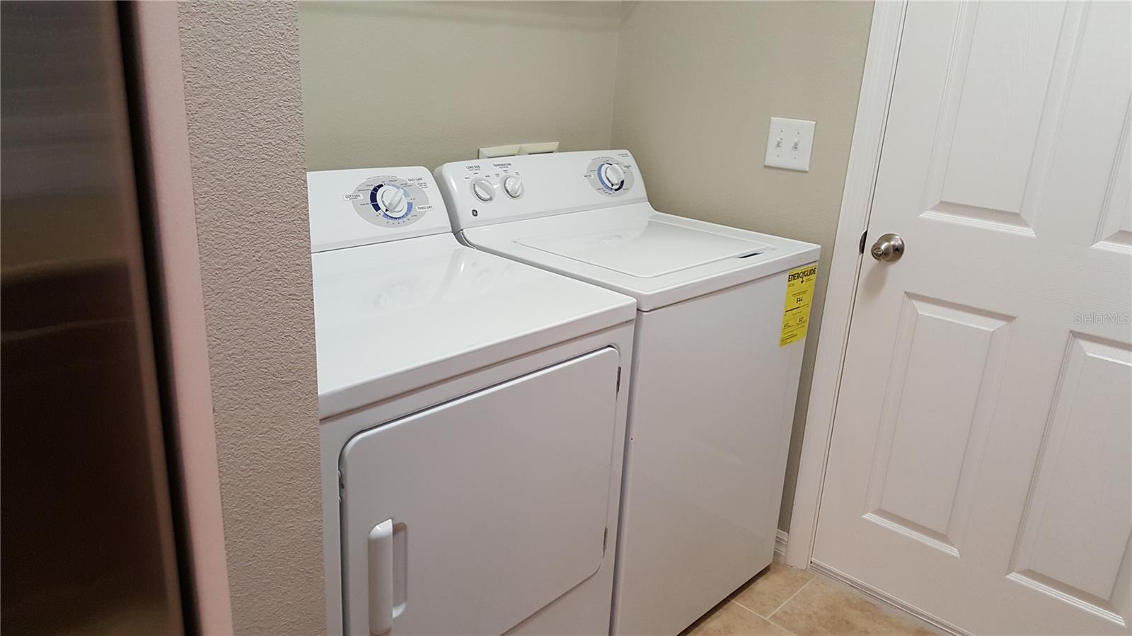 STONECREEK TOWNHOMES - Residential Lease