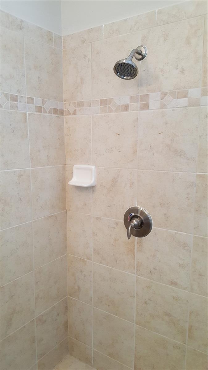 STONECREEK TOWNHOMES - Residential Lease