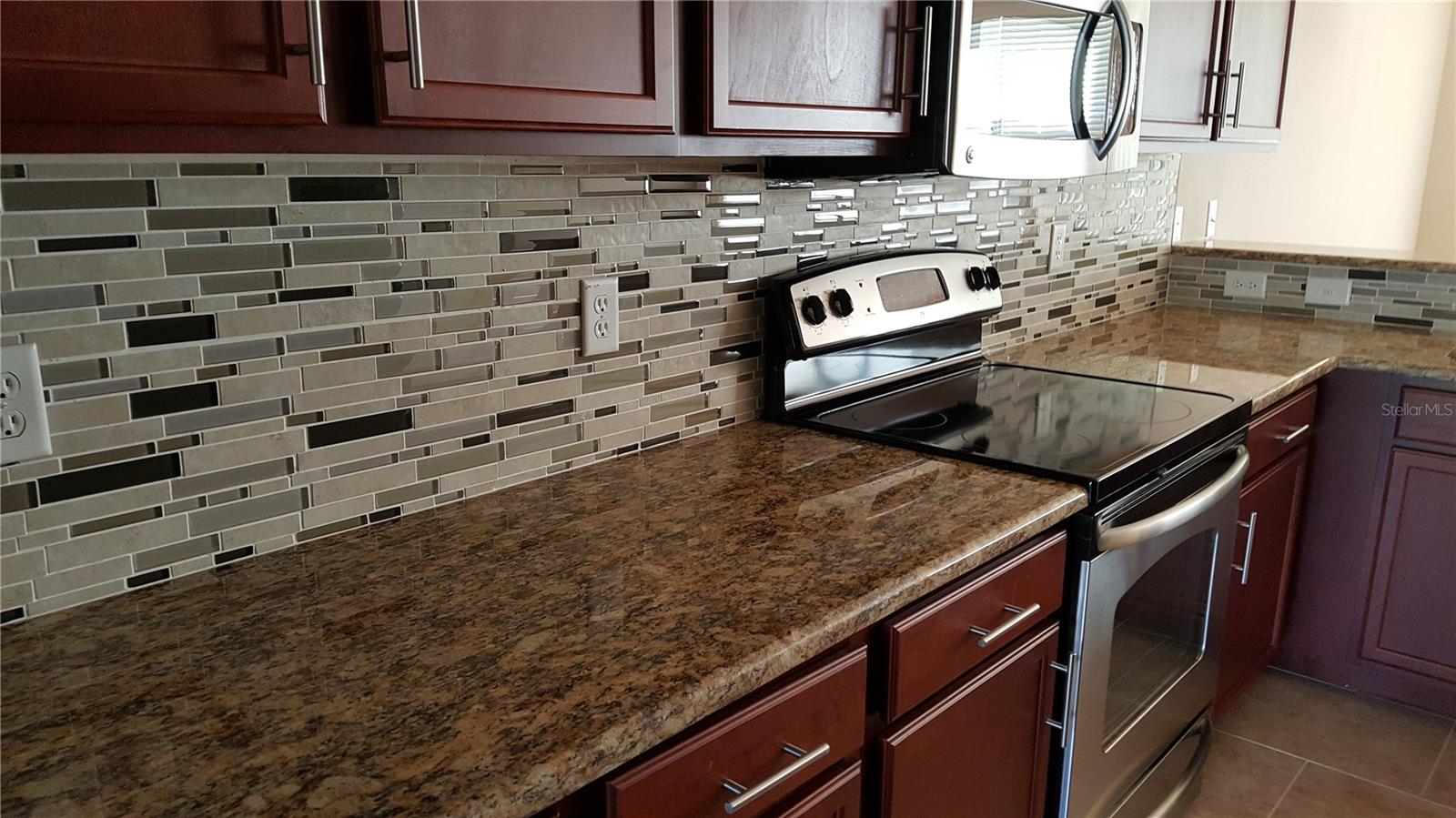 STONECREEK TOWNHOMES - Residential Lease