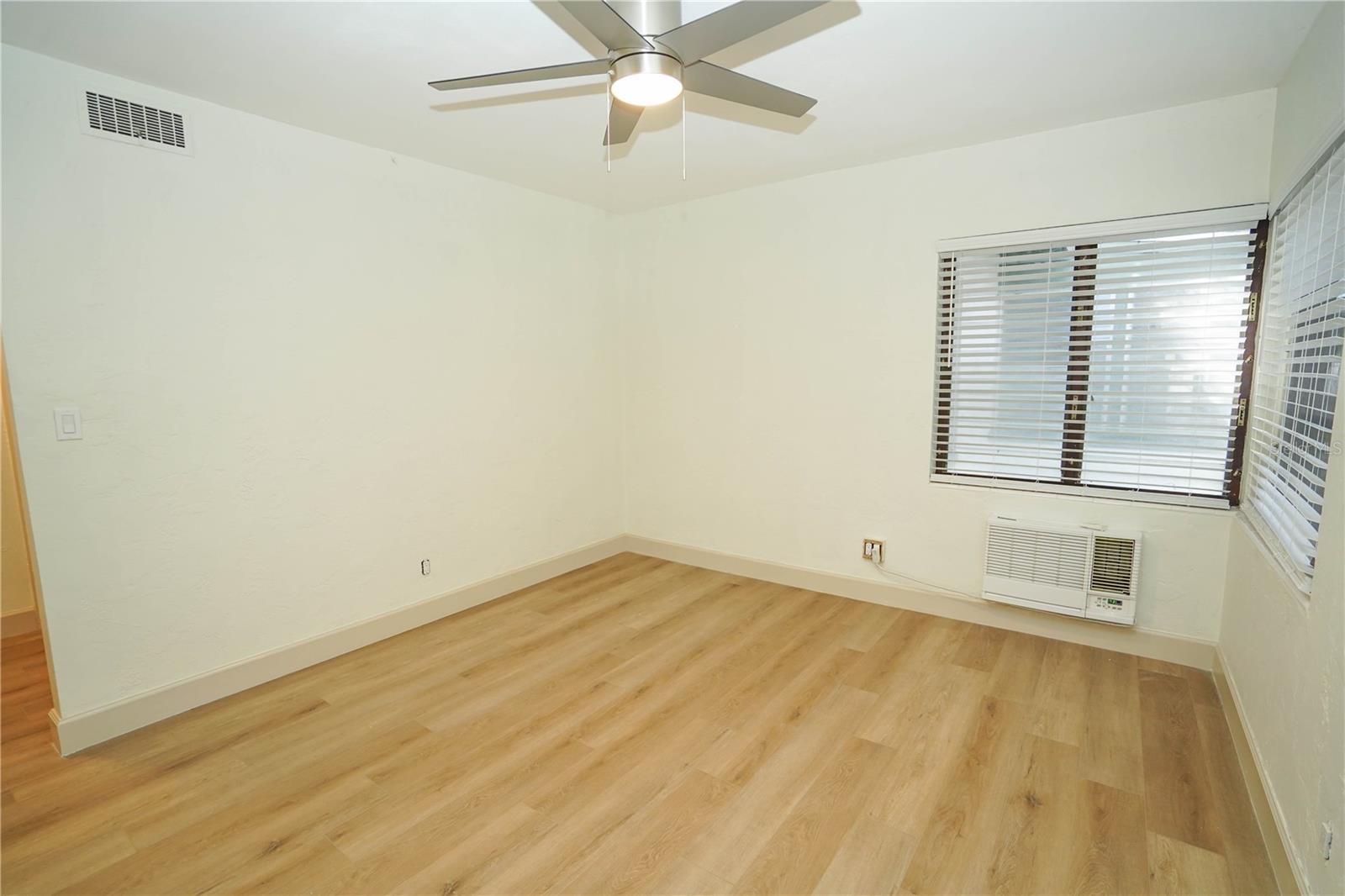 SPRING HILL REV - Residential Lease