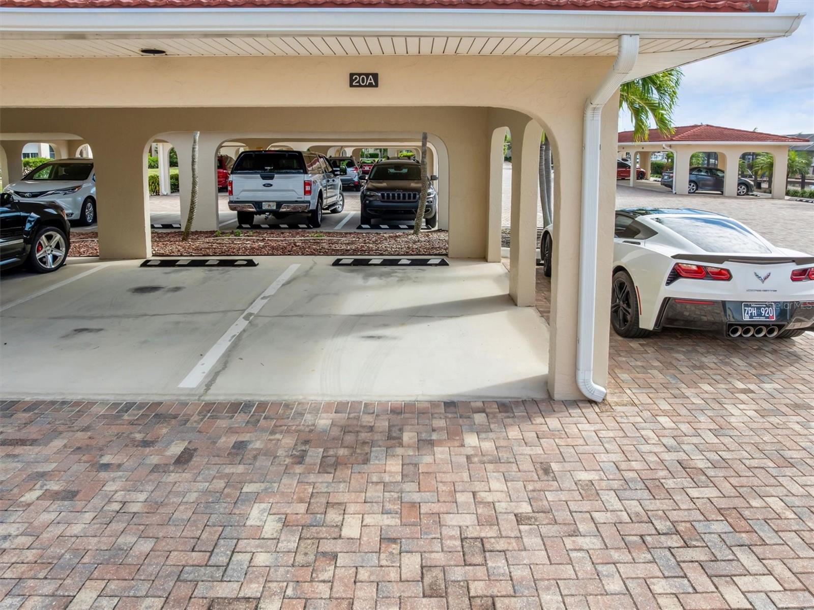 COLONY POINT - Residential