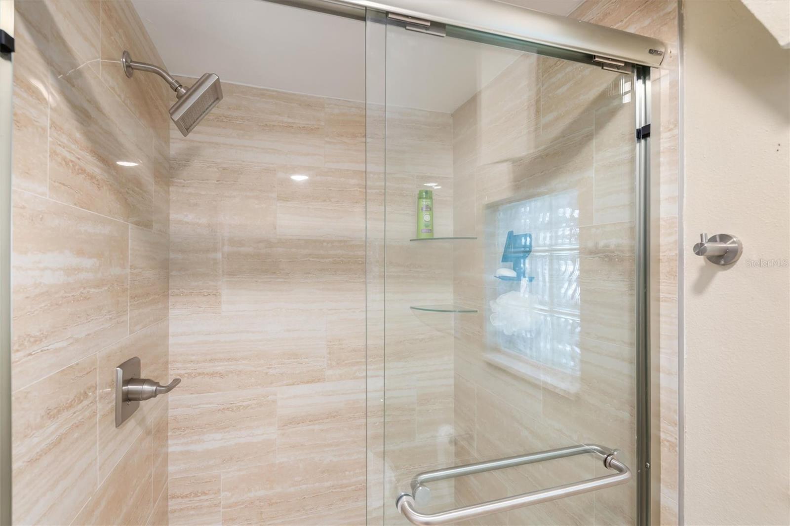 COLONY POINT - Residential