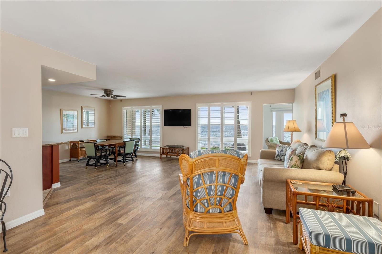 COLONY POINT - Residential