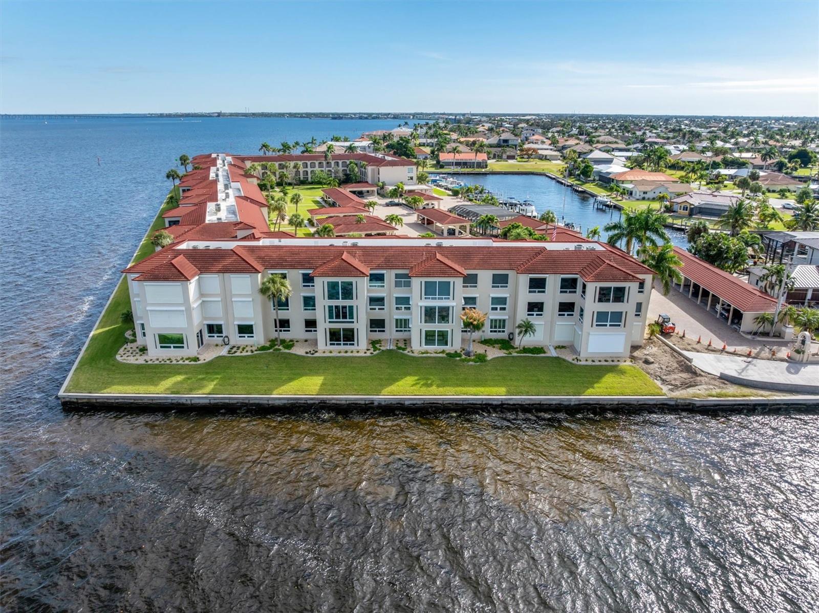 COLONY POINT - Residential