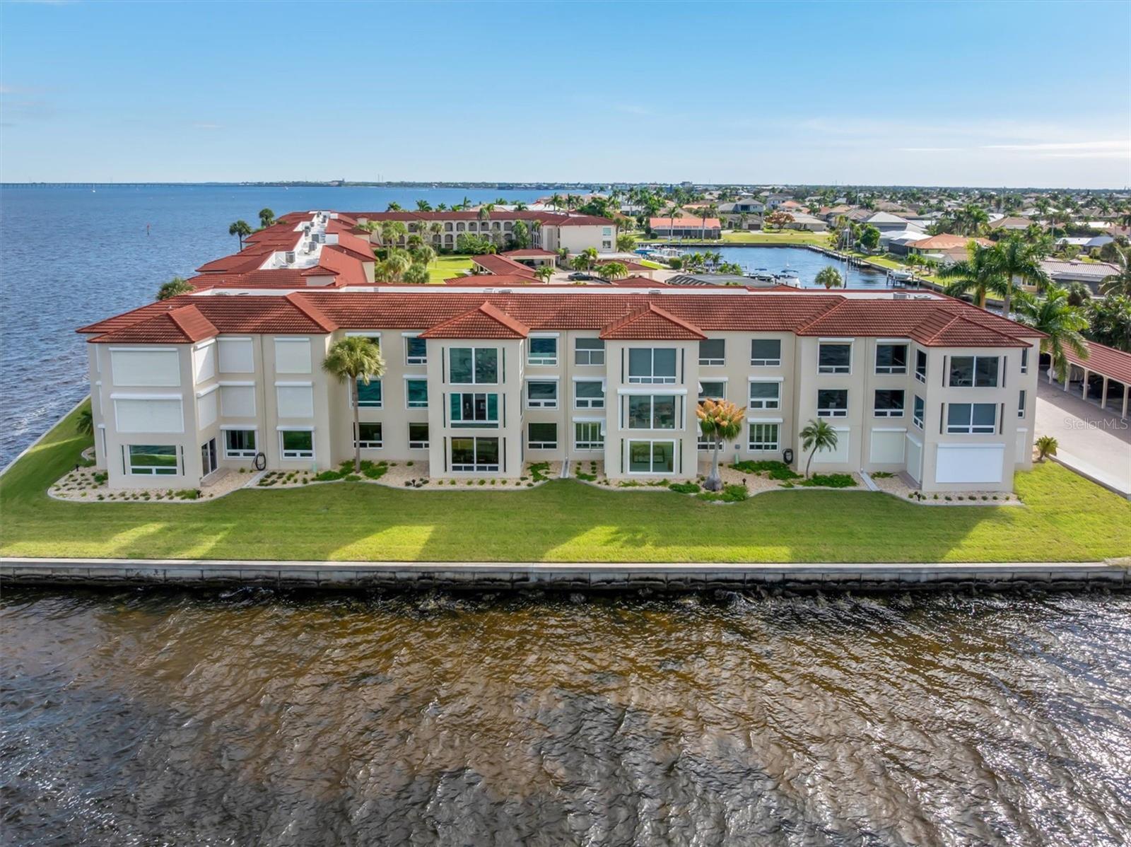 COLONY POINT - Residential