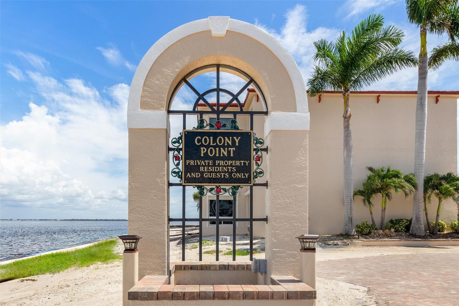 COLONY POINT - Residential