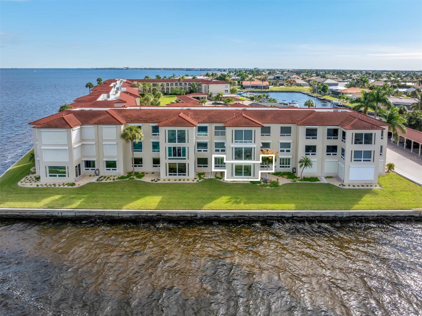 COLONY POINT - Residential