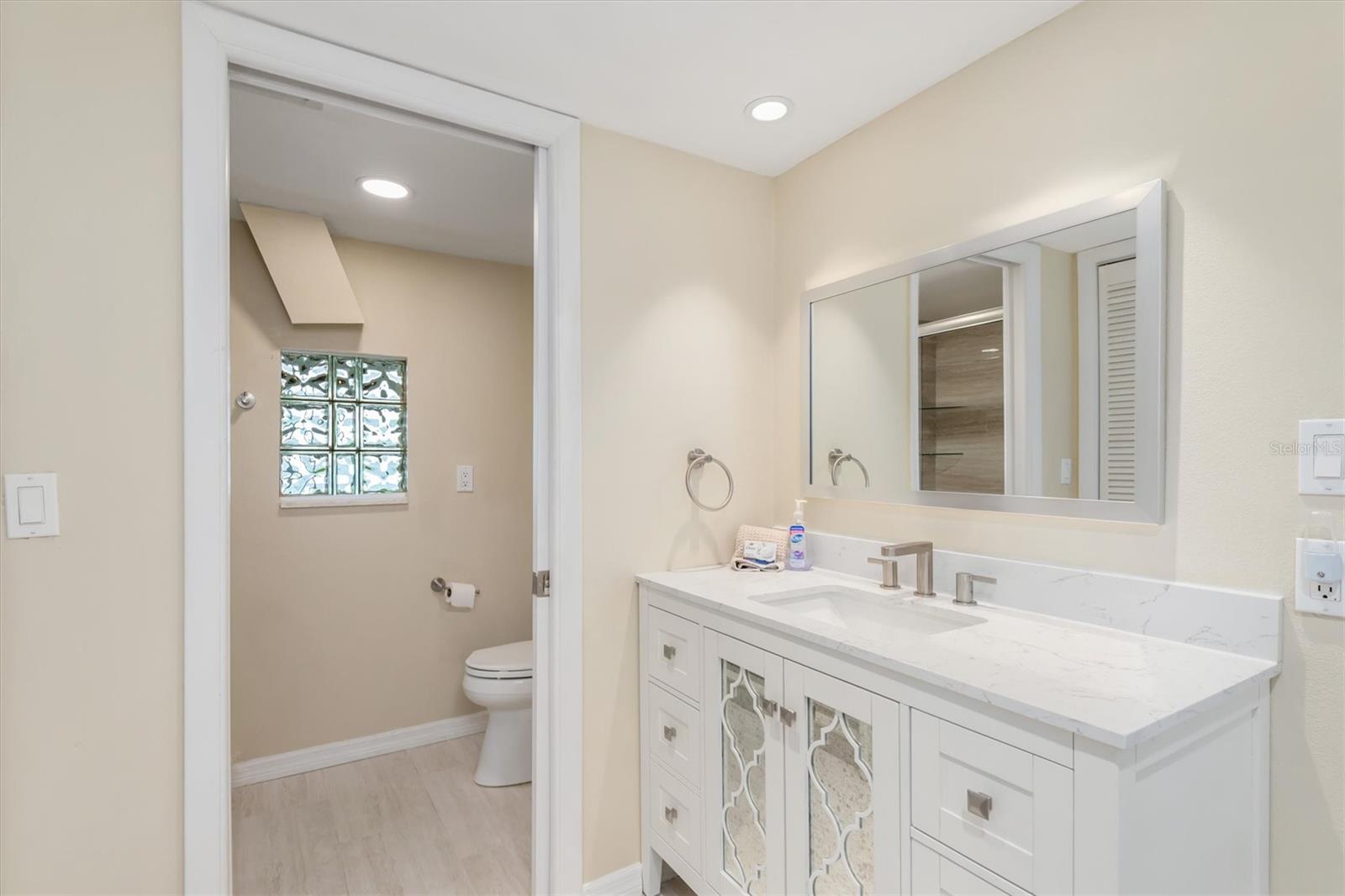 COLONY POINT - Residential